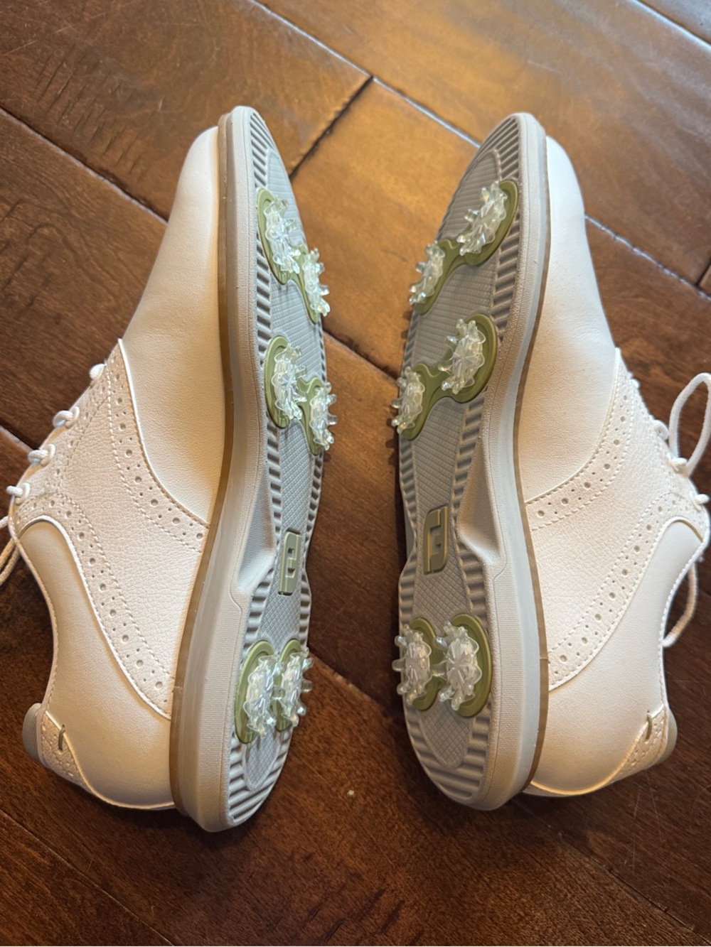 BRAND NEW- FootJoy White Lace-Up Golf Shoes - Picture 3 of 4